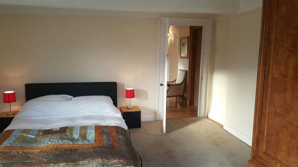 Grigshot Apartment Stroud  Zewnętrze zdjęcie